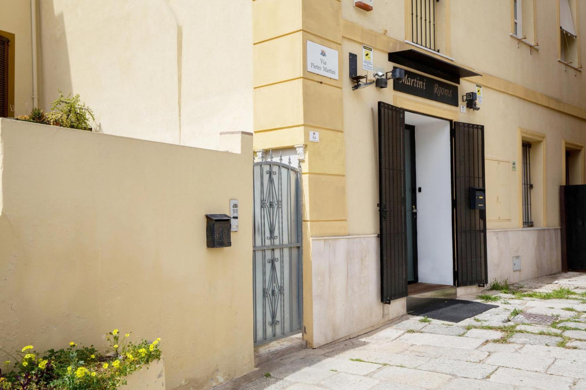 Martini Rooms Castello กาญารี ภายนอก รูปภาพ