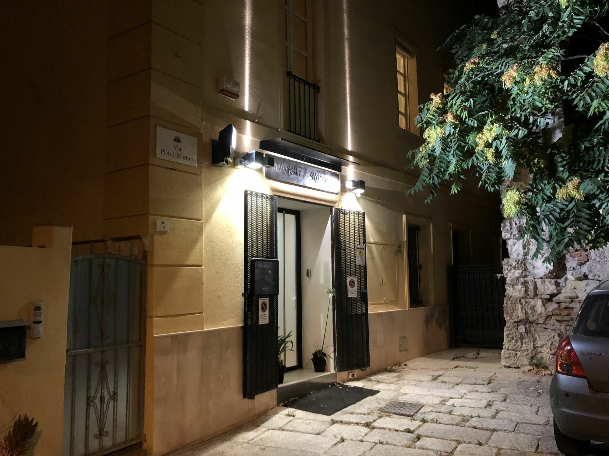 Martini Rooms Castello กาญารี ภายนอก รูปภาพ