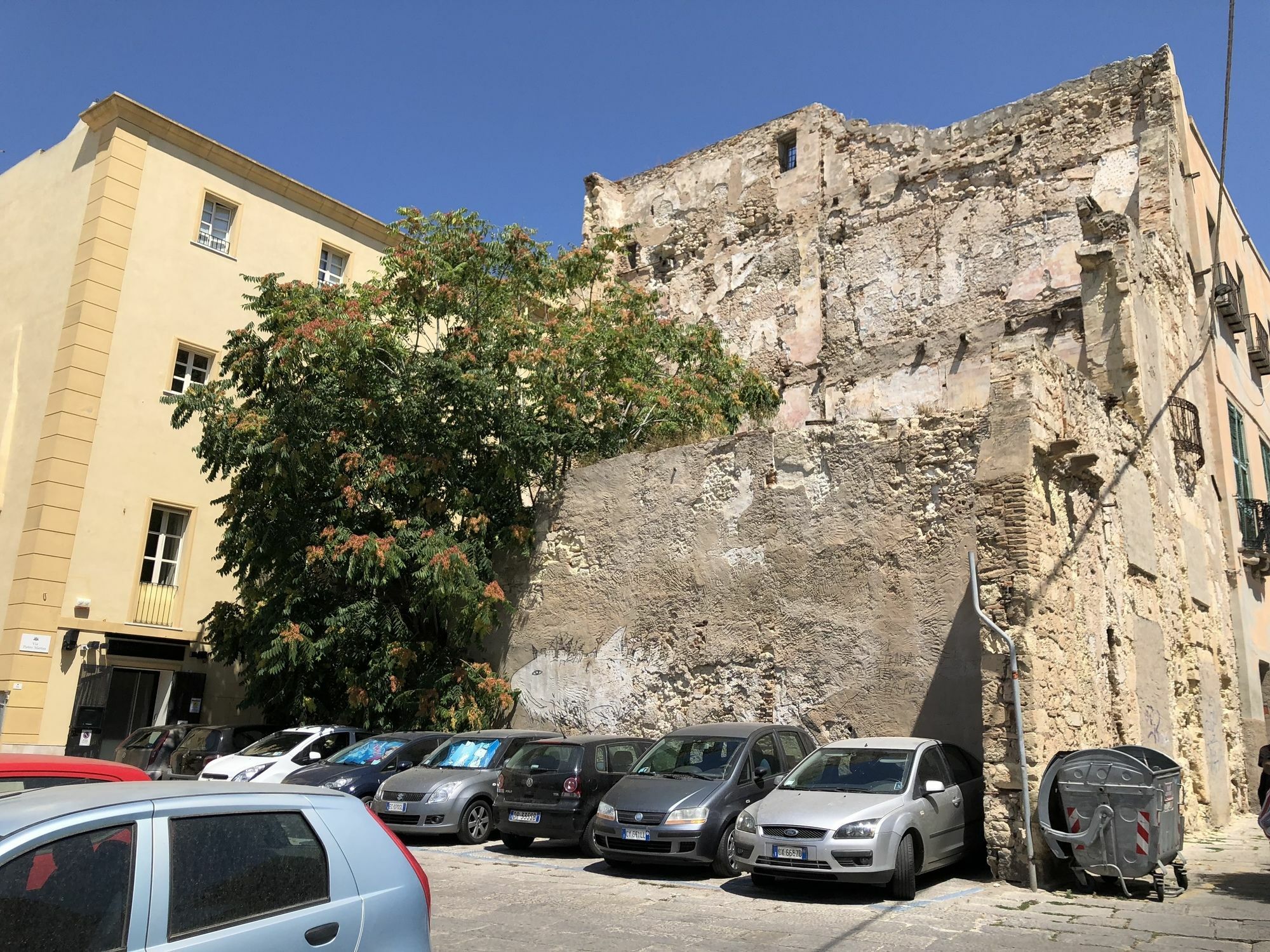 Martini Rooms Castello กาญารี ภายนอก รูปภาพ